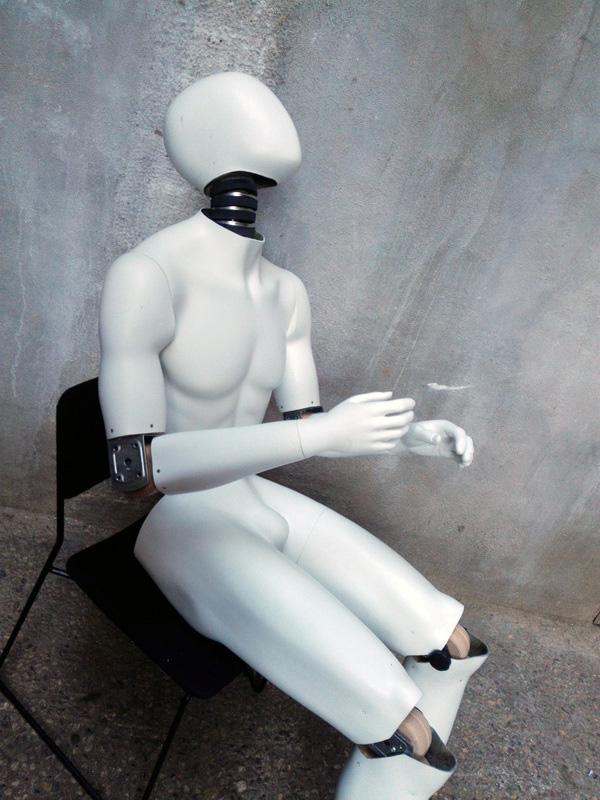 dummie maniqui articulado fibra metal madera opcion mono naranja-azul (70eu.) 1u